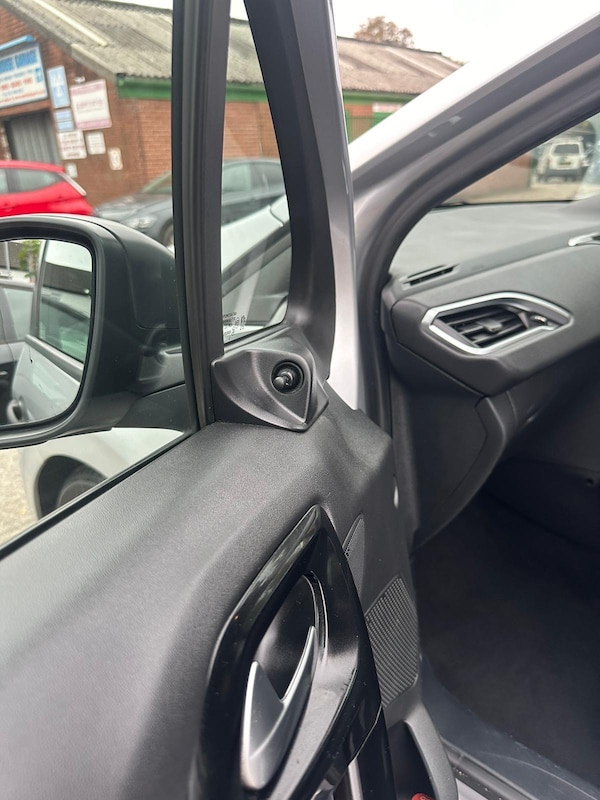 Used Peugeot 208 2014 for sale - 76269631: Photo 25