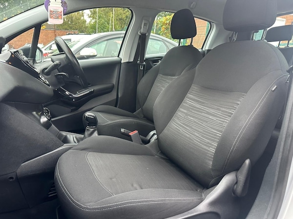 Used Peugeot 208 2014 for sale - 76269631: Photo 27
