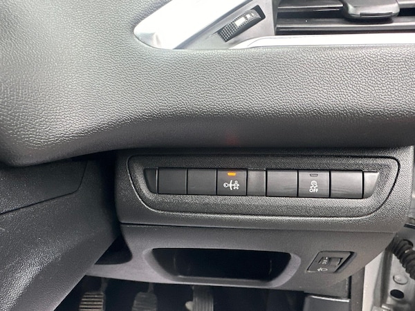 Used Peugeot 208 2014 for sale - 76269631: Photo 28