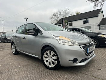 Used Peugeot 208 2014 for sale - 76269631: Photo