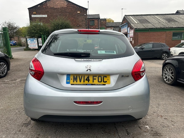 Used Peugeot 208 2014 for sale - 76269631: Photo 6