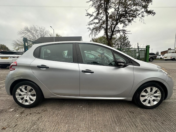 Used Peugeot 208 2014 for sale - 76269631: Photo 9