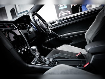 Used Volkswagen Golf 2017 for sale - 78073205: Photo