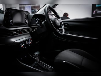 Used Hyundai i20 2024 for sale - 76660553: Photo