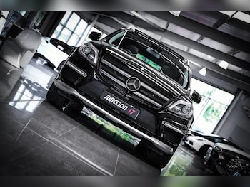 Used Mercedes-Benz GL Class 2015 for sale - 78981916: Photo