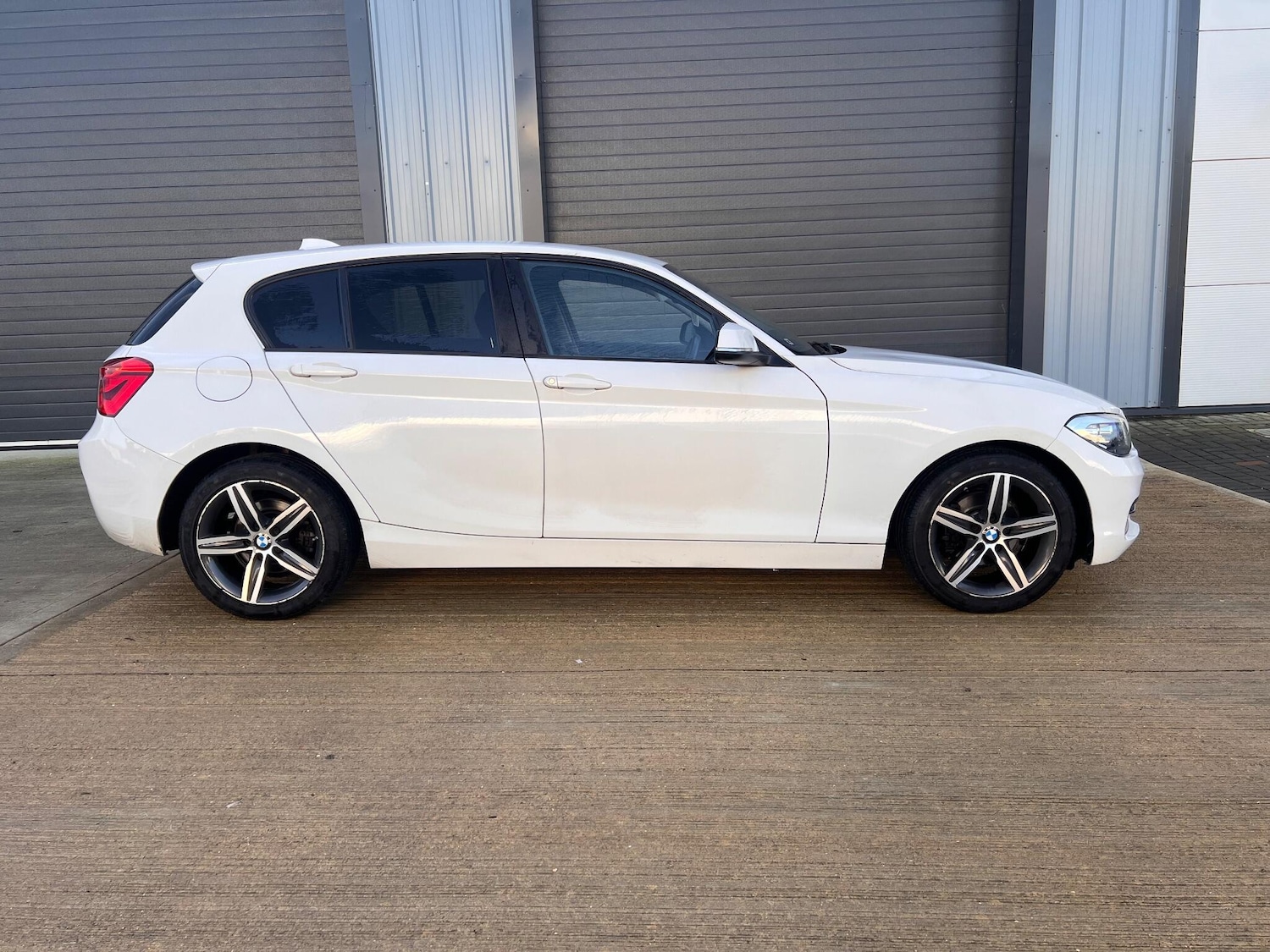 Used BMW 1 Series 2017 for sale - 76887364: Photo 3