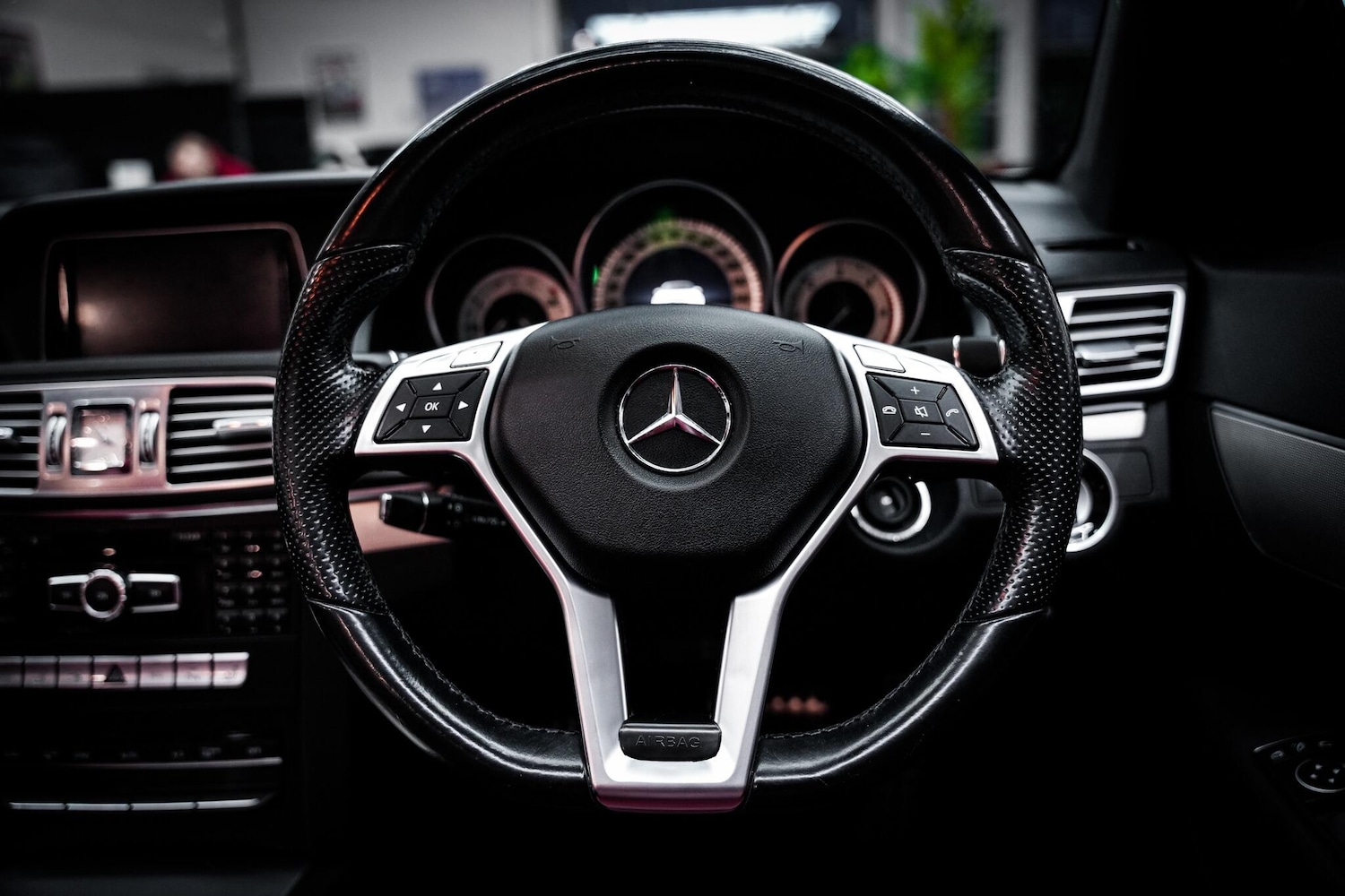 Used Mercedes-Benz E Class 2014 for sale - 76781732: Photo 19