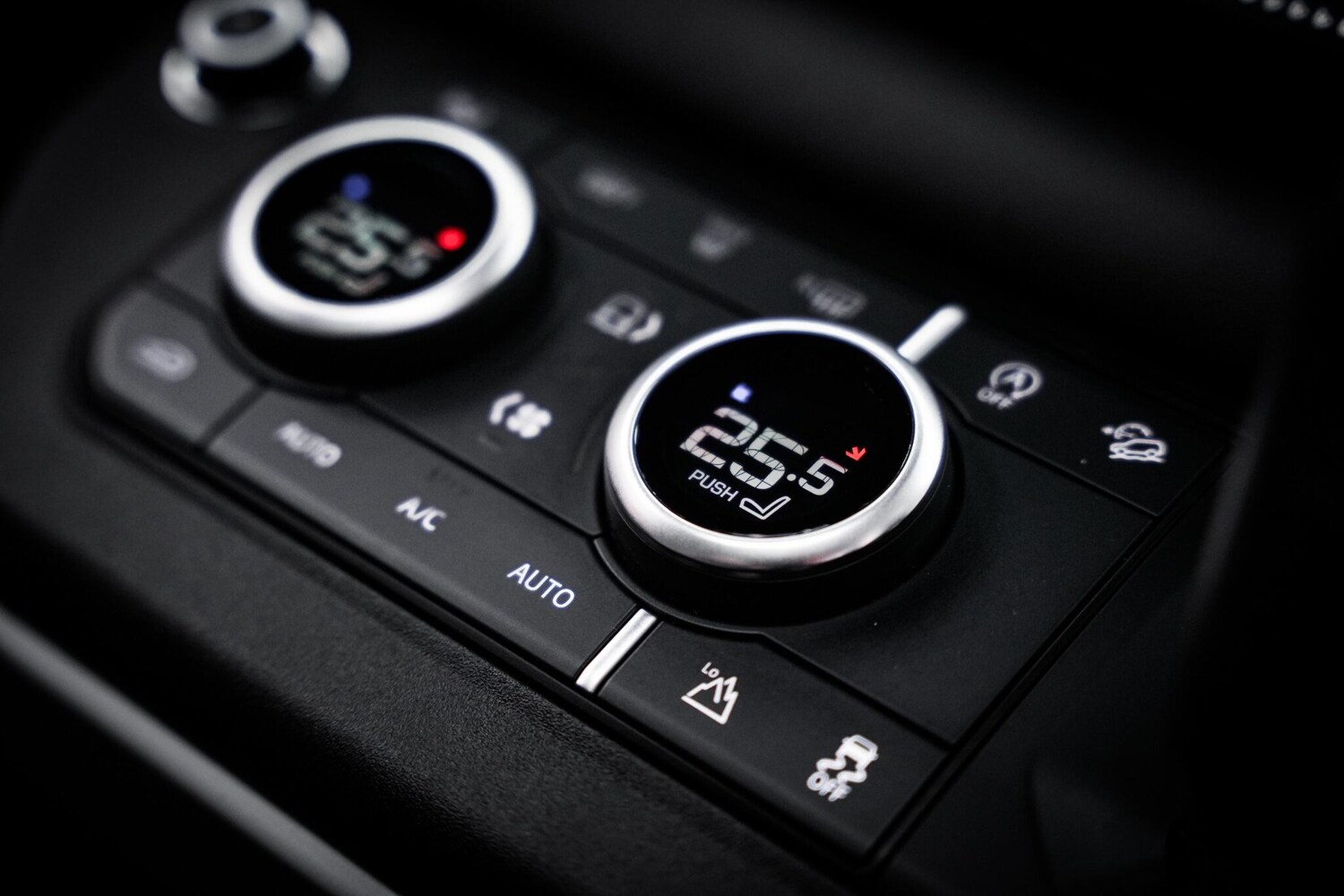 Used Land Rover Defender 90 2022 for sale - 78019543: Photo 44