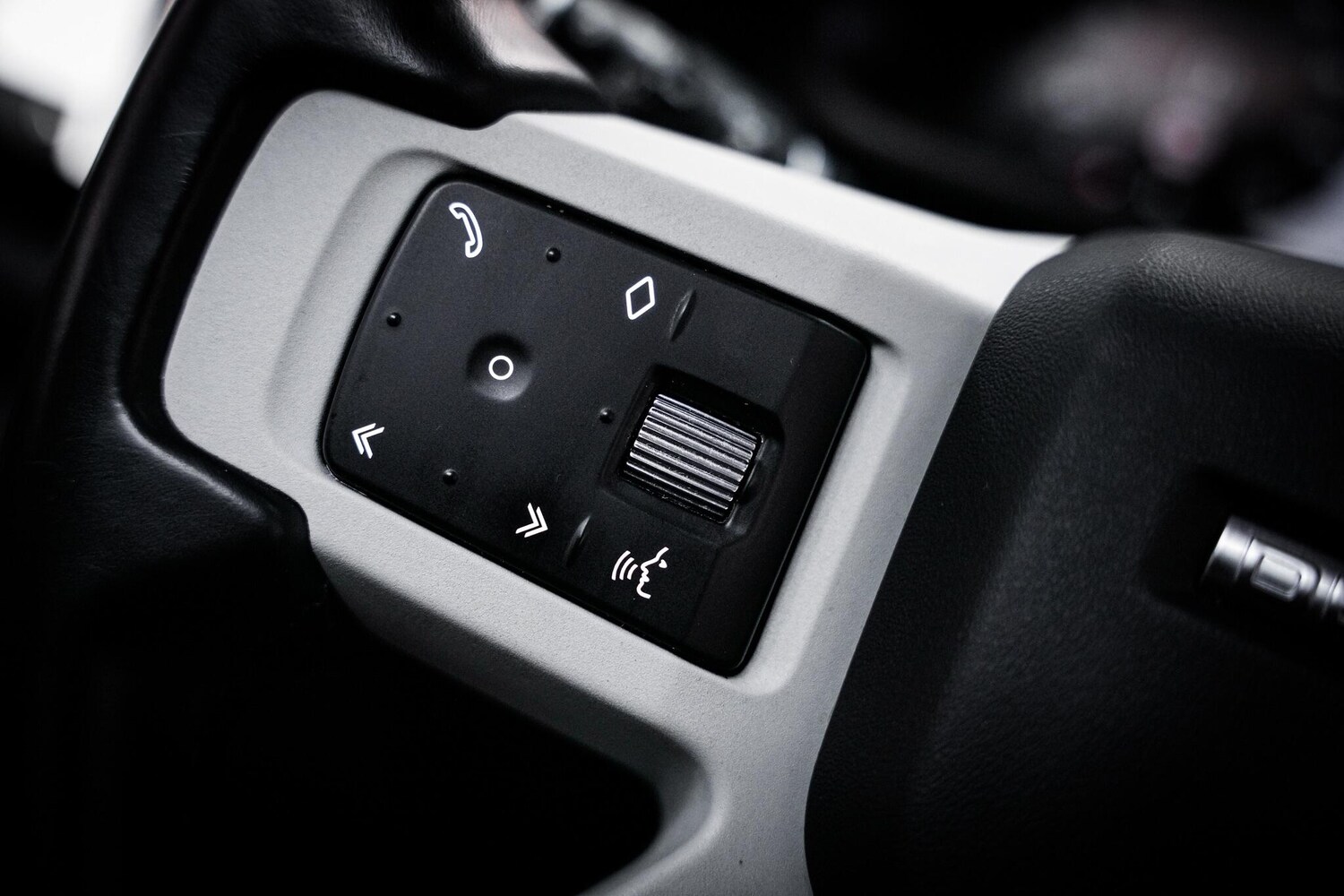 Used Land Rover Defender 90 2022 for sale - 78019543: Photo 49