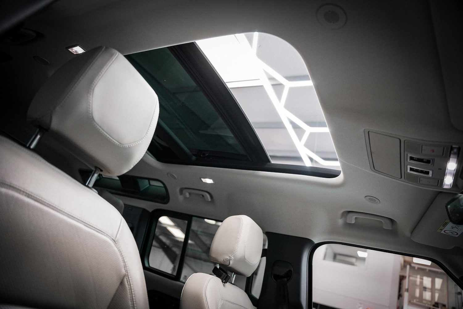 Used Land Rover Defender 110 2022 for sale - 78170928: Photo 10