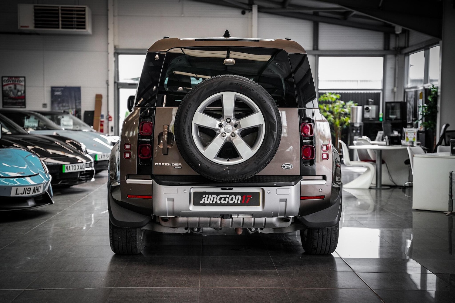 Used Land Rover Defender 110 2022 for sale - 78170928: Photo 16