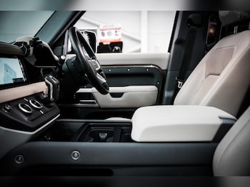 Used Land Rover Defender 110 2022 for sale - 78170928: Photo