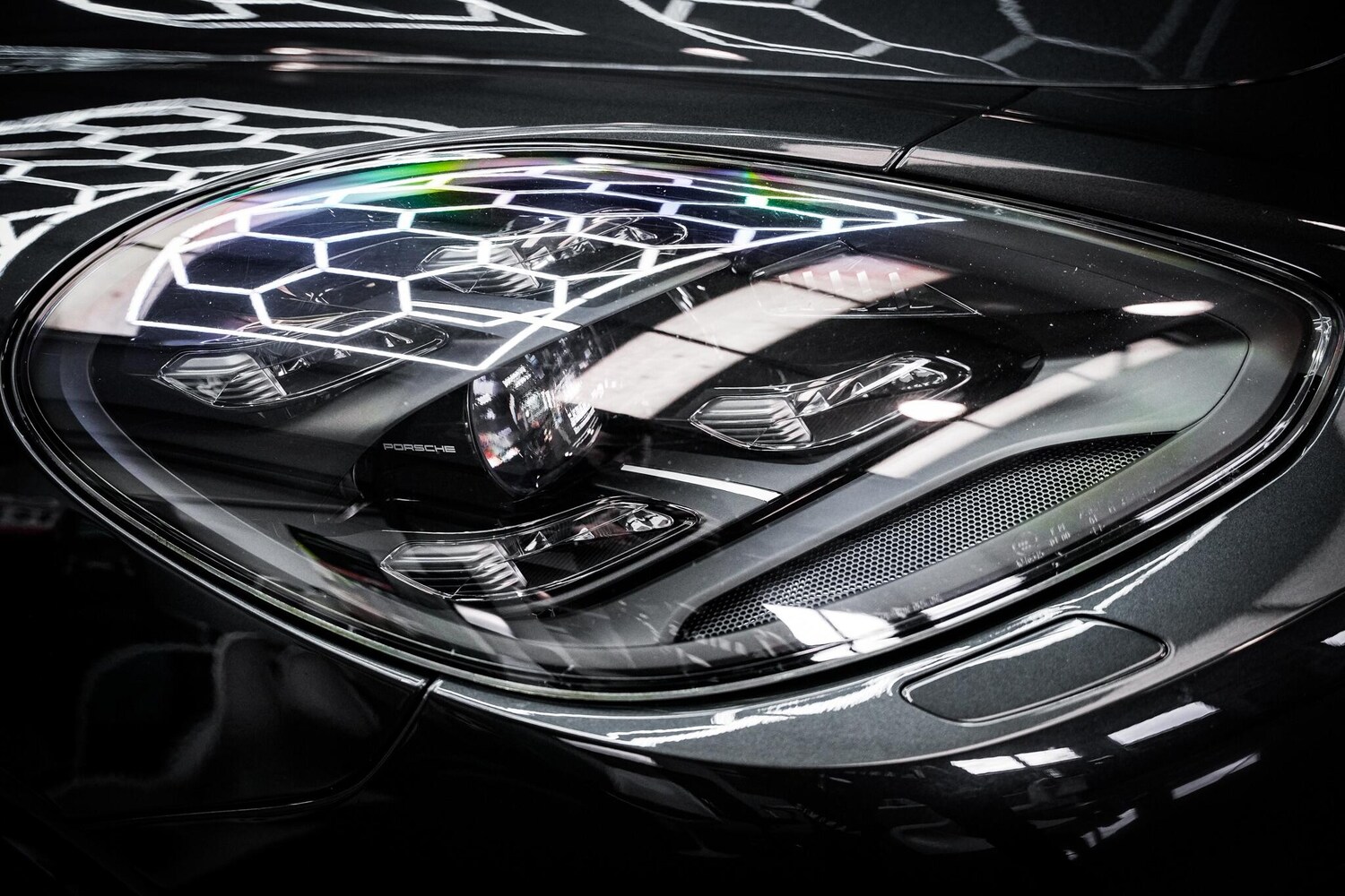 Used Porsche Panamera 2018 for sale - 77882057: Photo 32