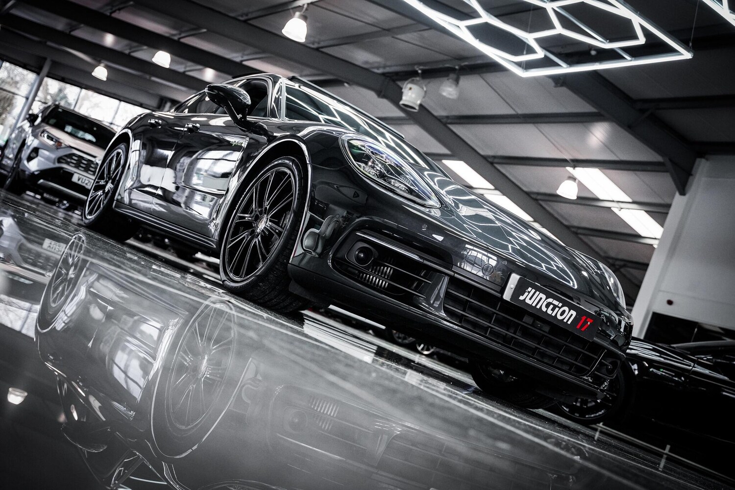 Used Porsche Panamera 2018 for sale - 77882057: Photo 33