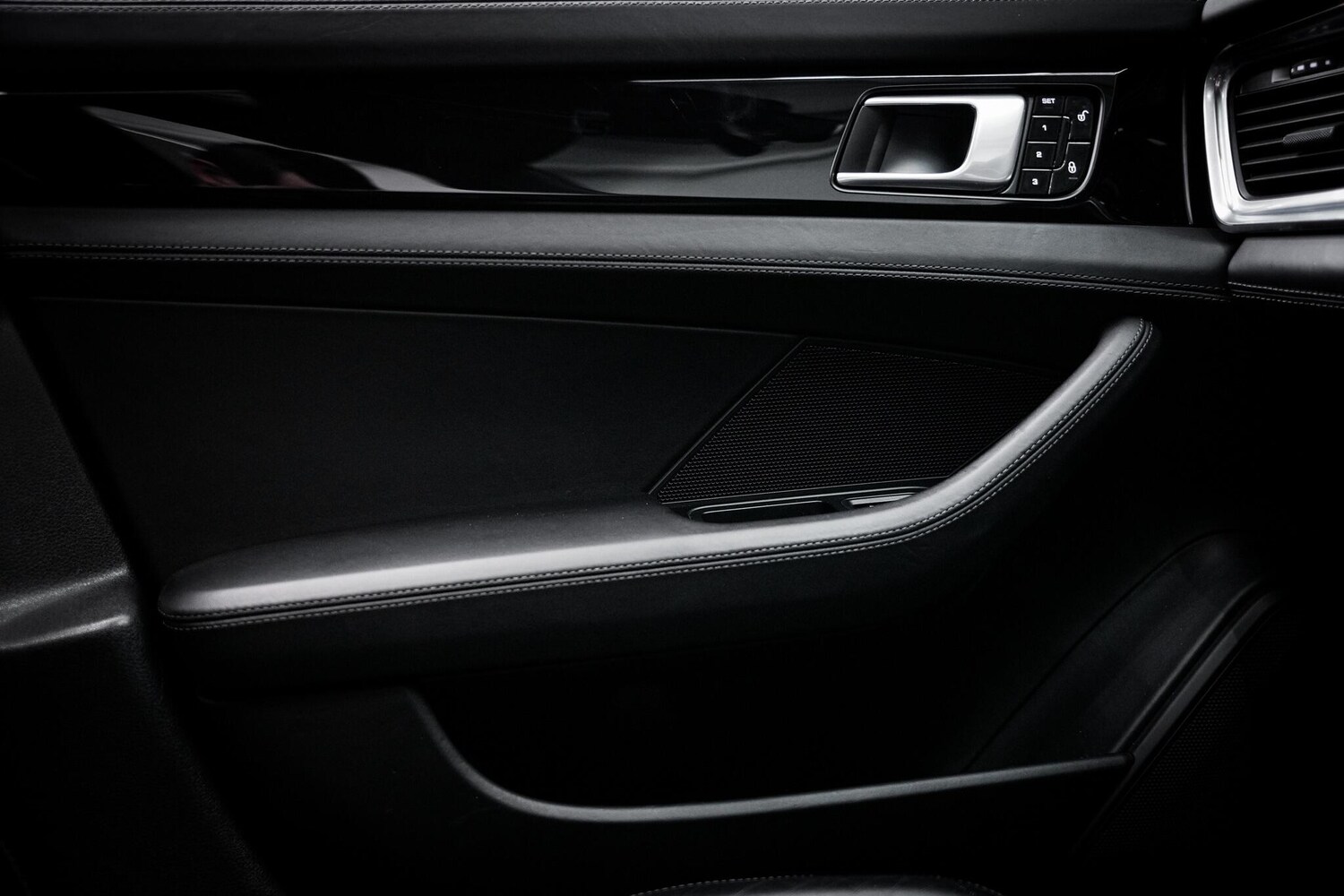 Used Porsche Panamera 2018 for sale - 77882057: Photo 54