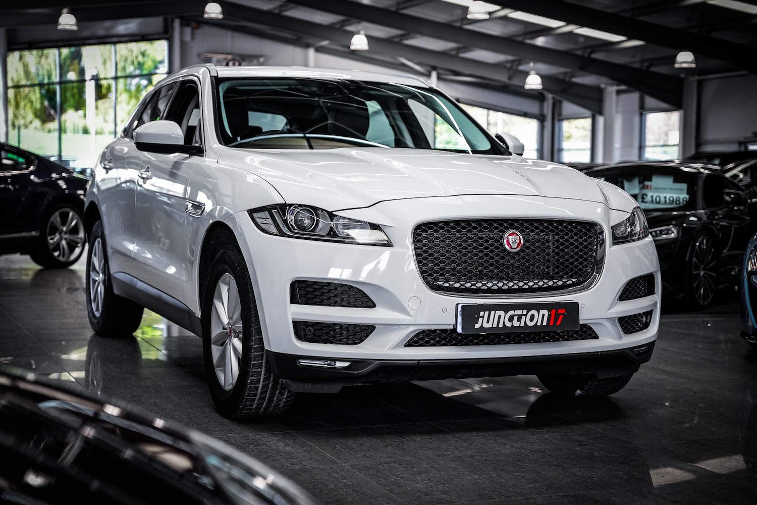 Used Jaguar F-Pace 2018 for sale - 76660545: Photo 10