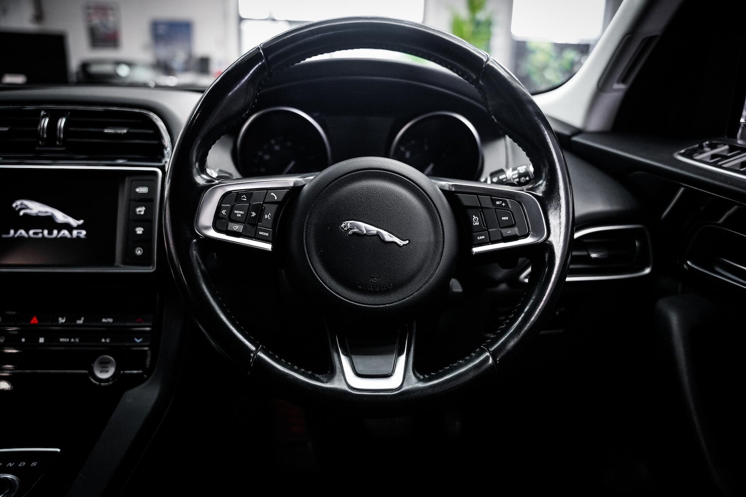 Used Jaguar F-Pace 2018 for sale - 76660545: Photo 19