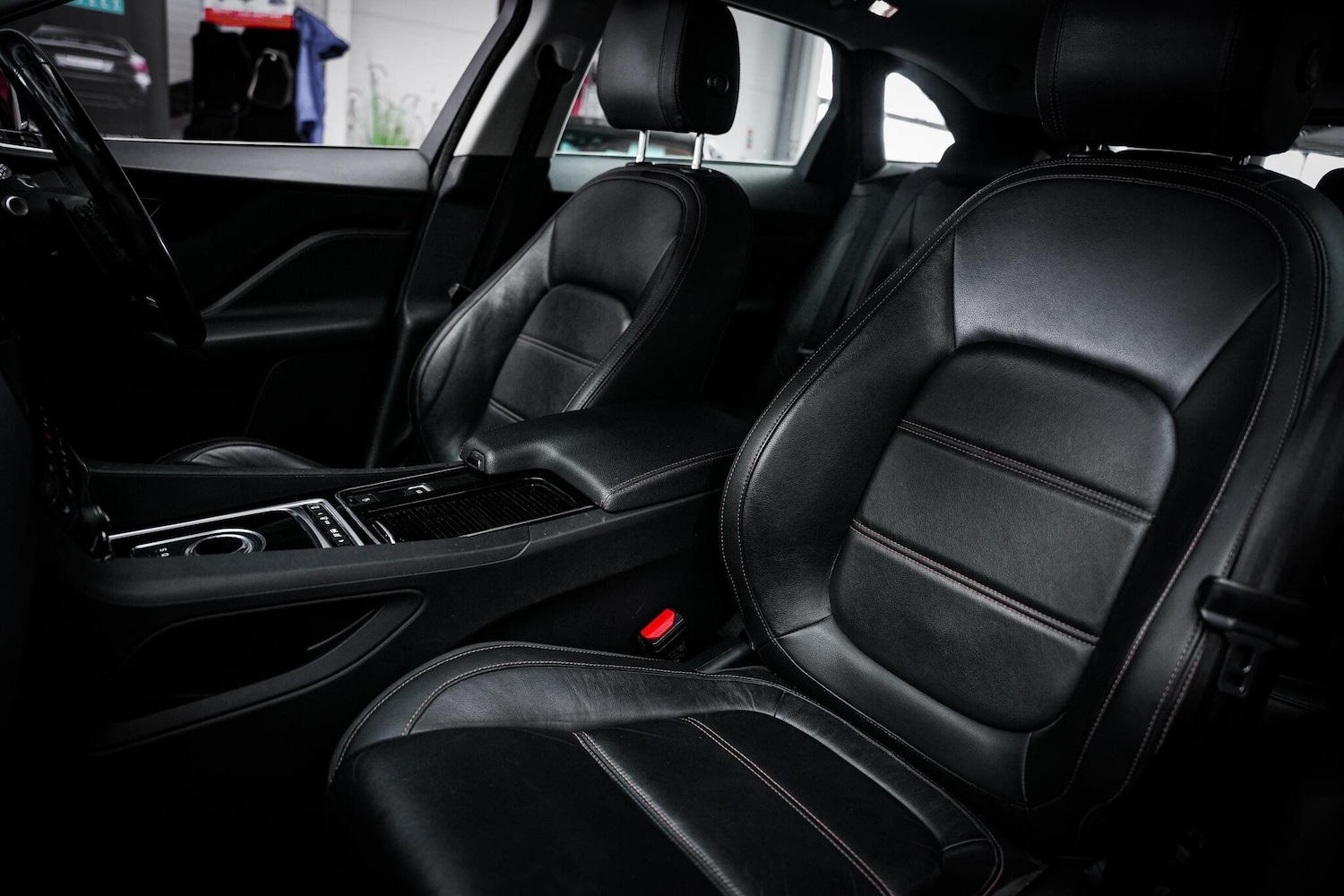 Used Jaguar F-Pace 2018 for sale - 76660545: Photo 23