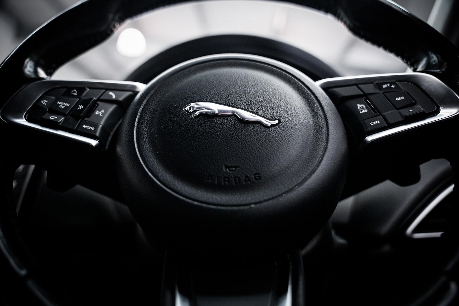 Used Jaguar F-Pace 2018 for sale - 76660545: Photo 39