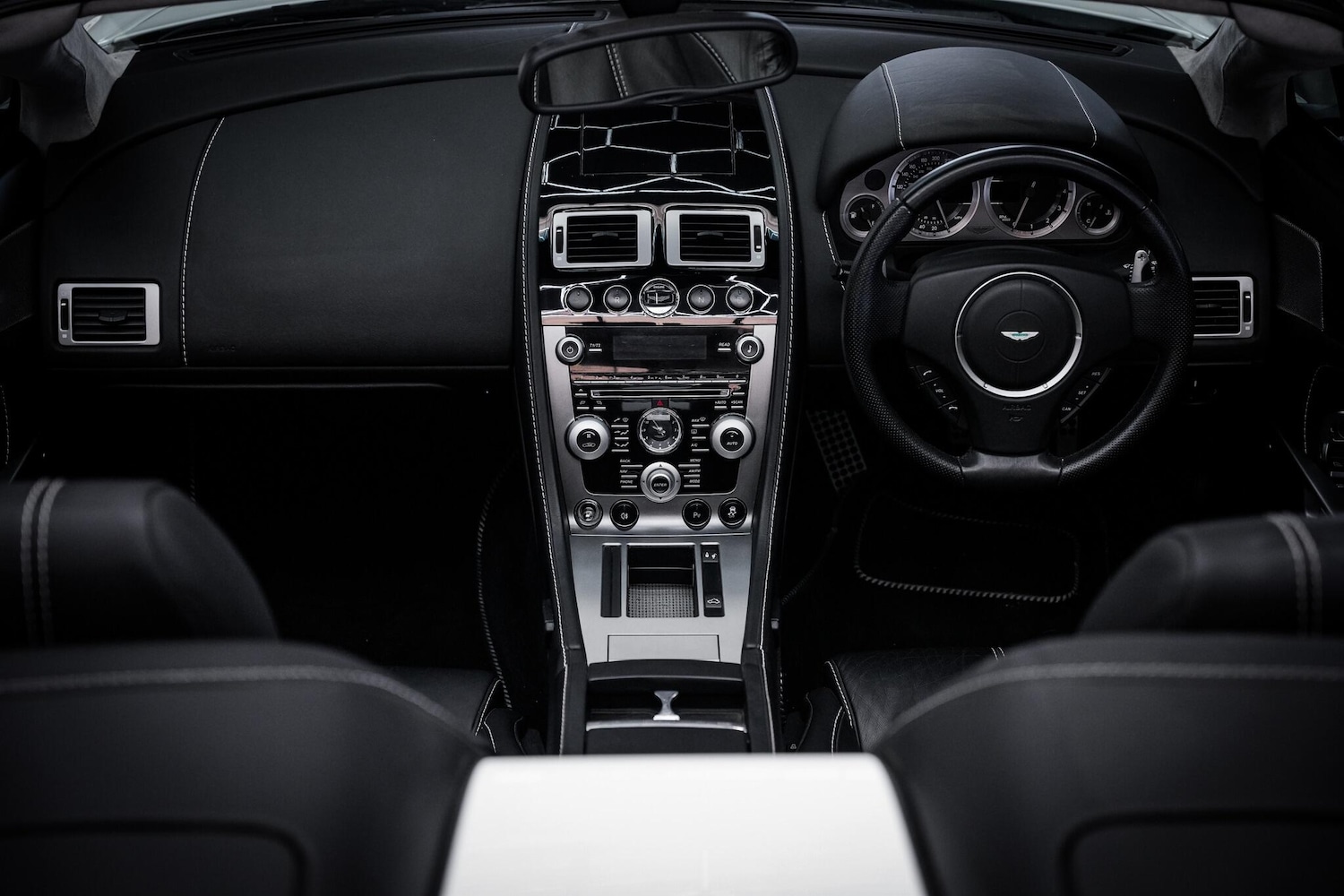 Used Aston Martin Vantage 2011 for sale - 76660419: Photo 20