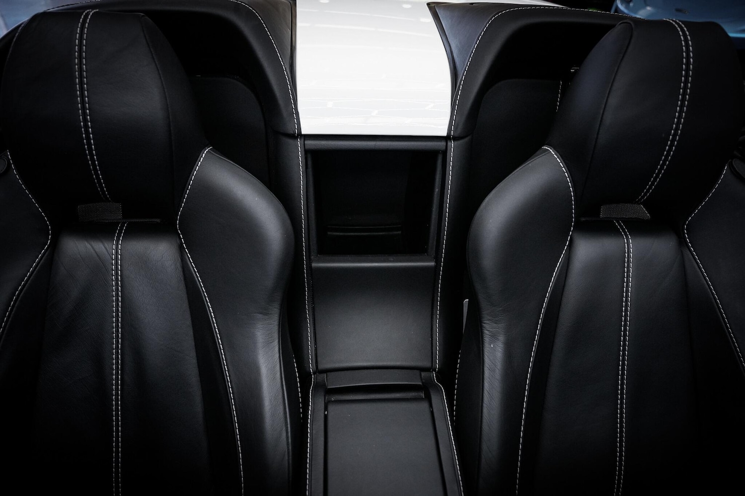 Used Aston Martin Vantage 2011 for sale - 76660419: Photo 23