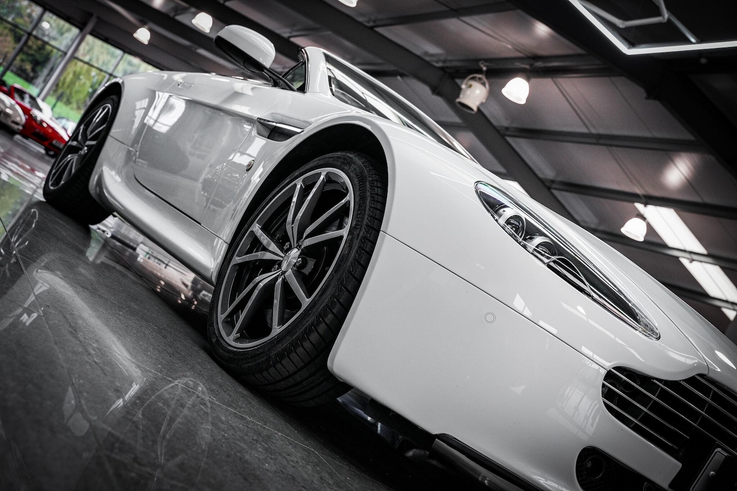 Used Aston Martin Vantage 2011 for sale - 76660419: Photo 37