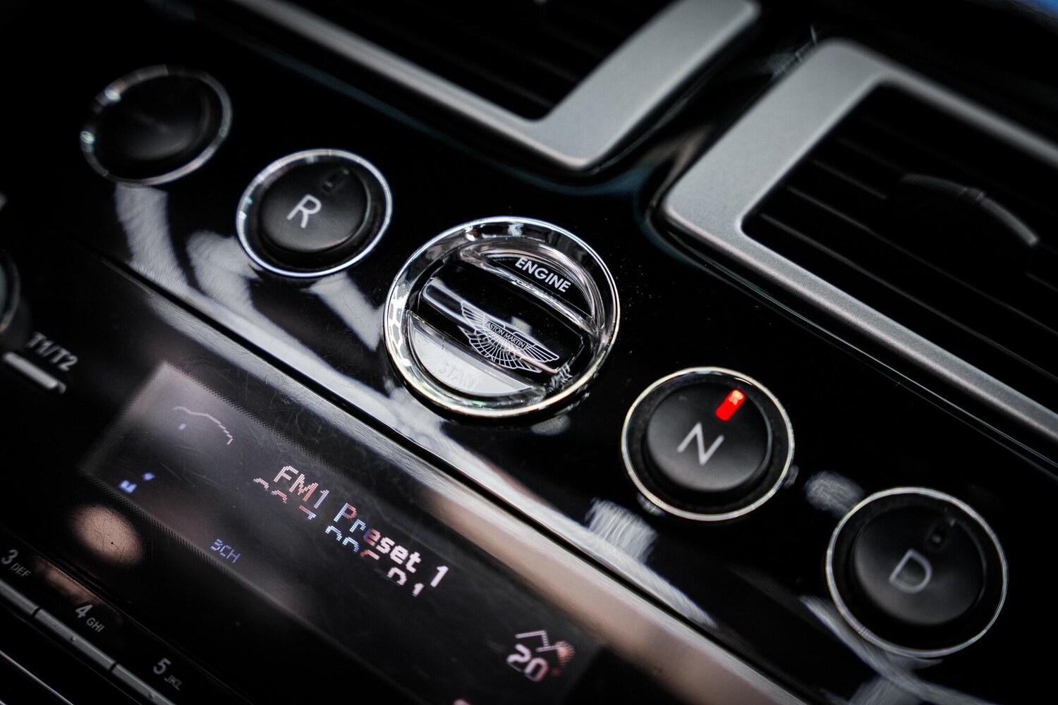 Used Aston Martin Vantage 2011 for sale - 76660419: Photo 40