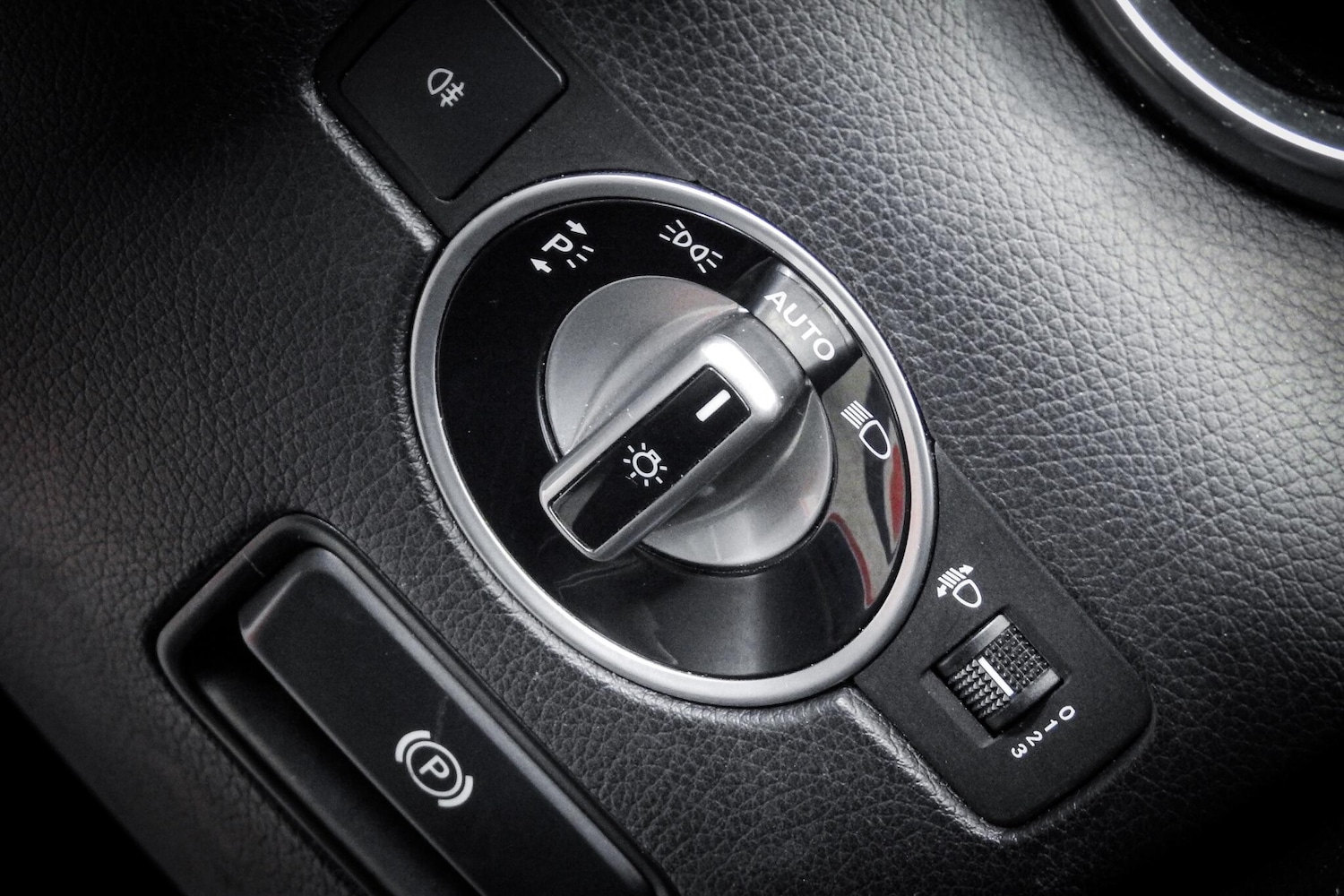 Used Mercedes-Benz SLC 2016 for sale - 76660456: Photo 28