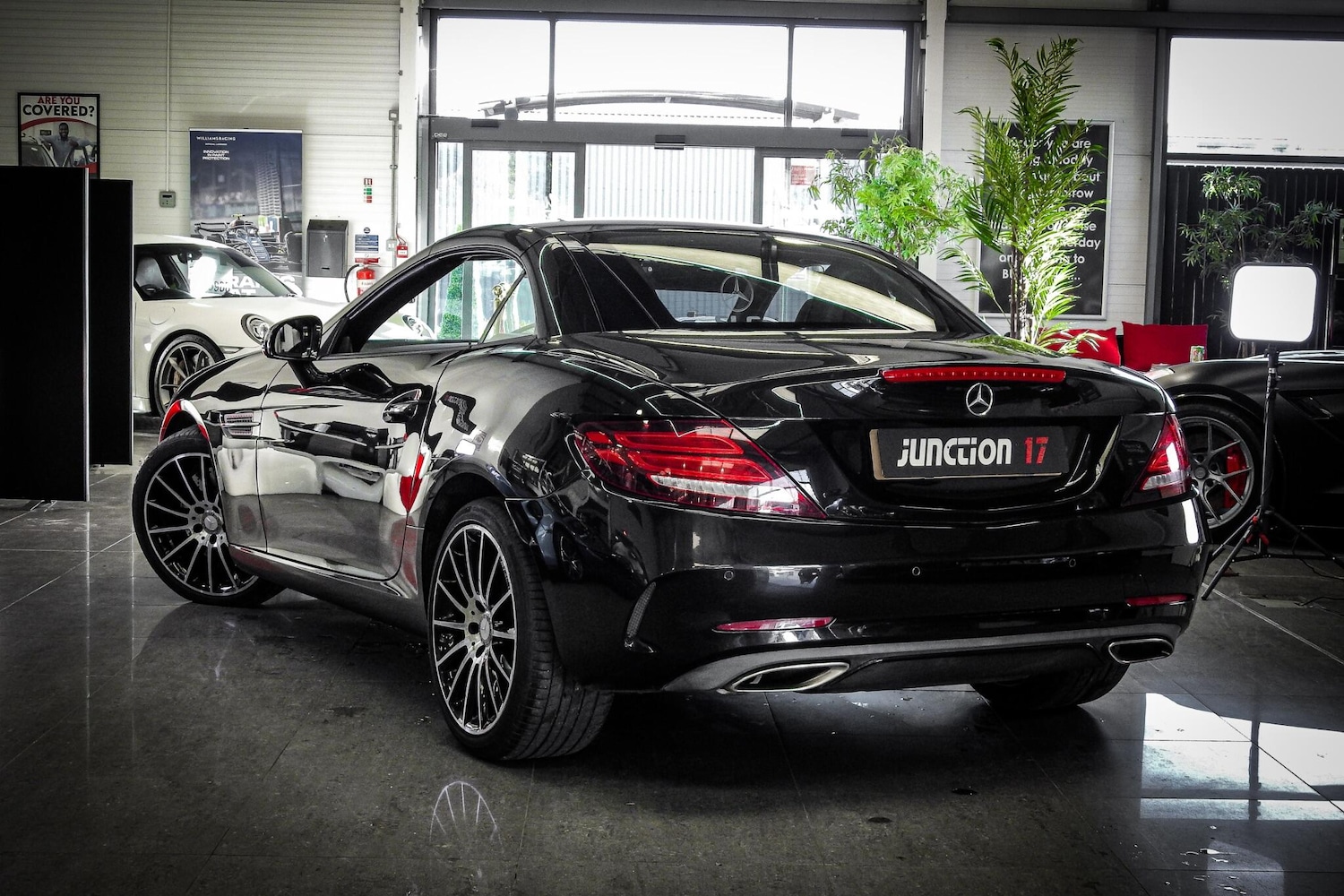 Used Mercedes-Benz SLC 2016 for sale - 76660456: Photo 4