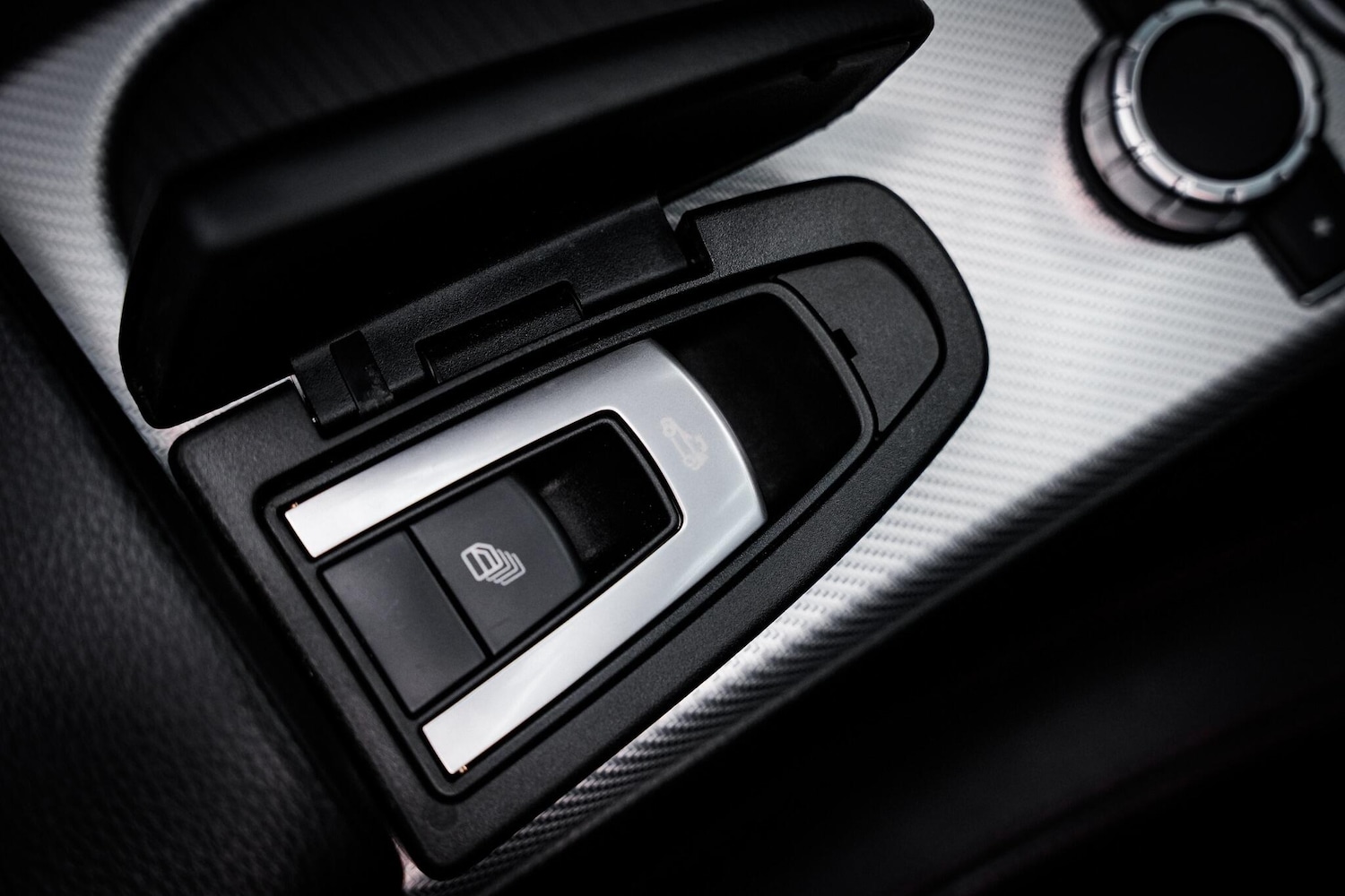 Used Mercedes-Benz SLC 2016 for sale - 76660447: Photo 41