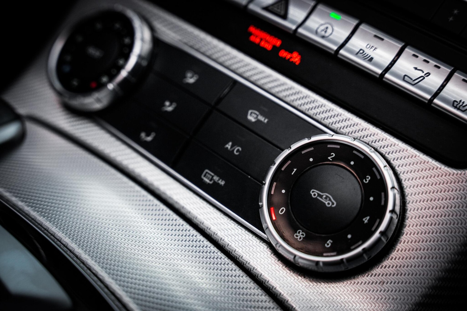 Used Mercedes-Benz SLC 2016 for sale - 76660447: Photo 43