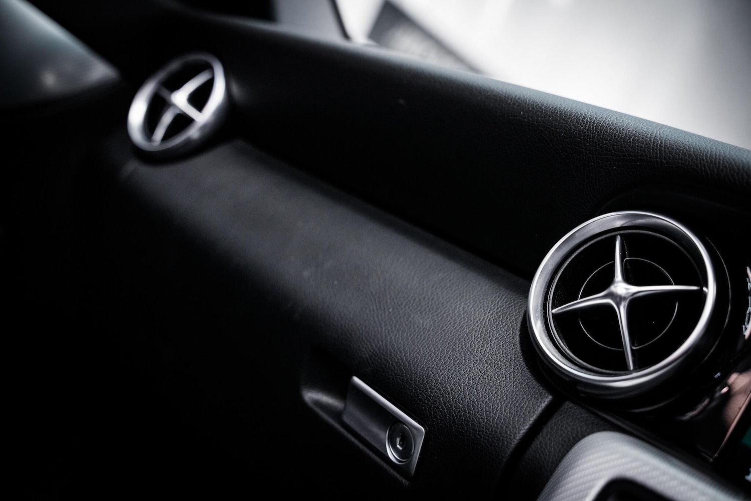 Used Mercedes-Benz SLC 2016 for sale - 76660447: Photo 46