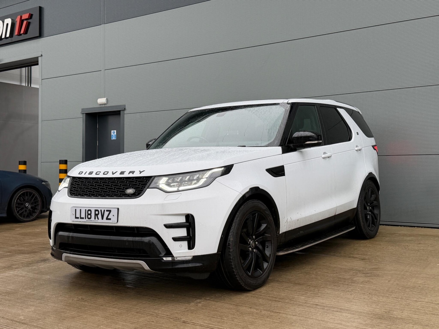 Used Land Rover Discovery 2018 for sale - 77683451: Photo 5