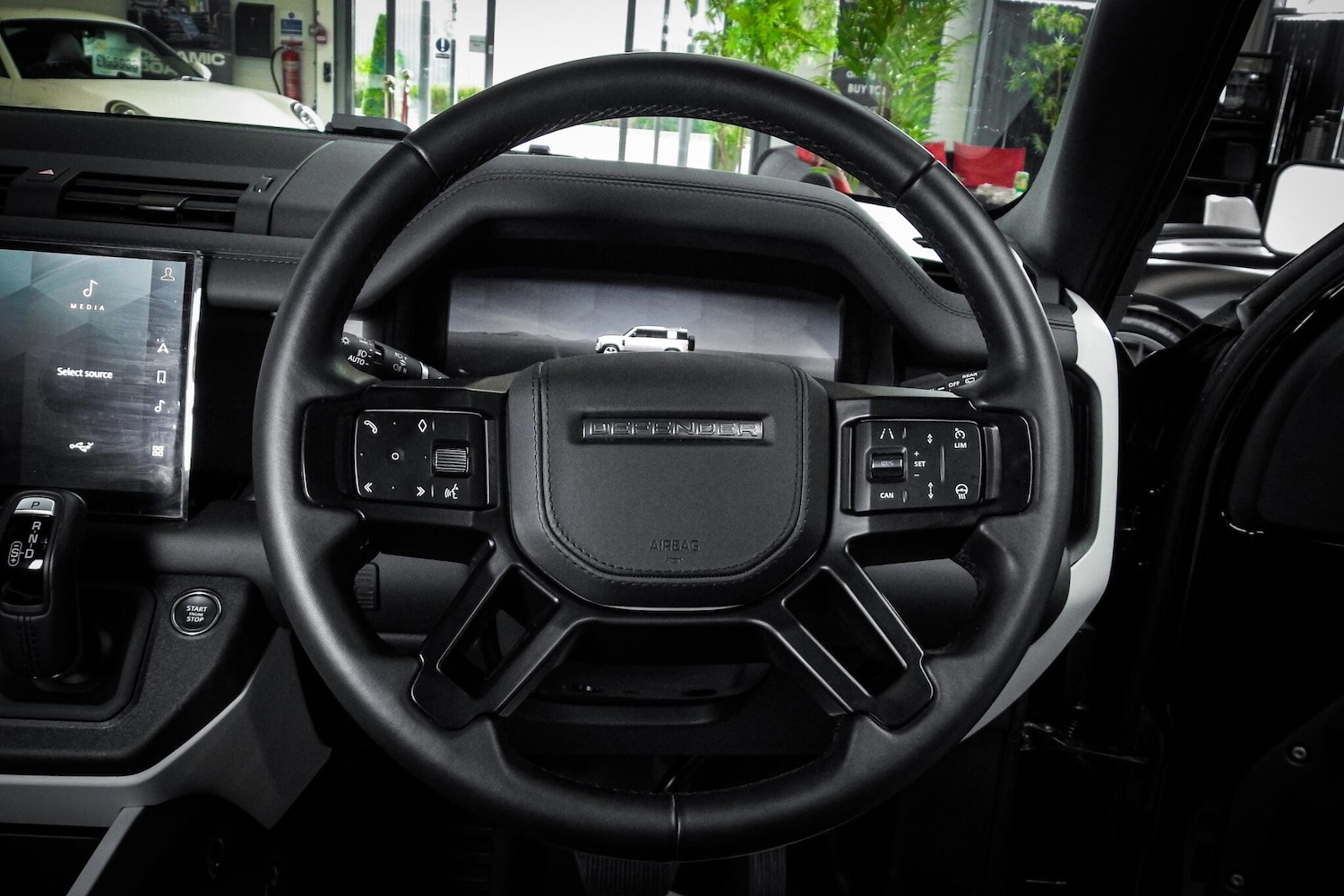 Used Land Rover Defender 2024 for sale - 76660550: Photo 26