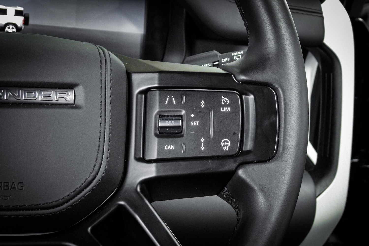 Used Land Rover Defender 2024 for sale - 76660550: Photo 28