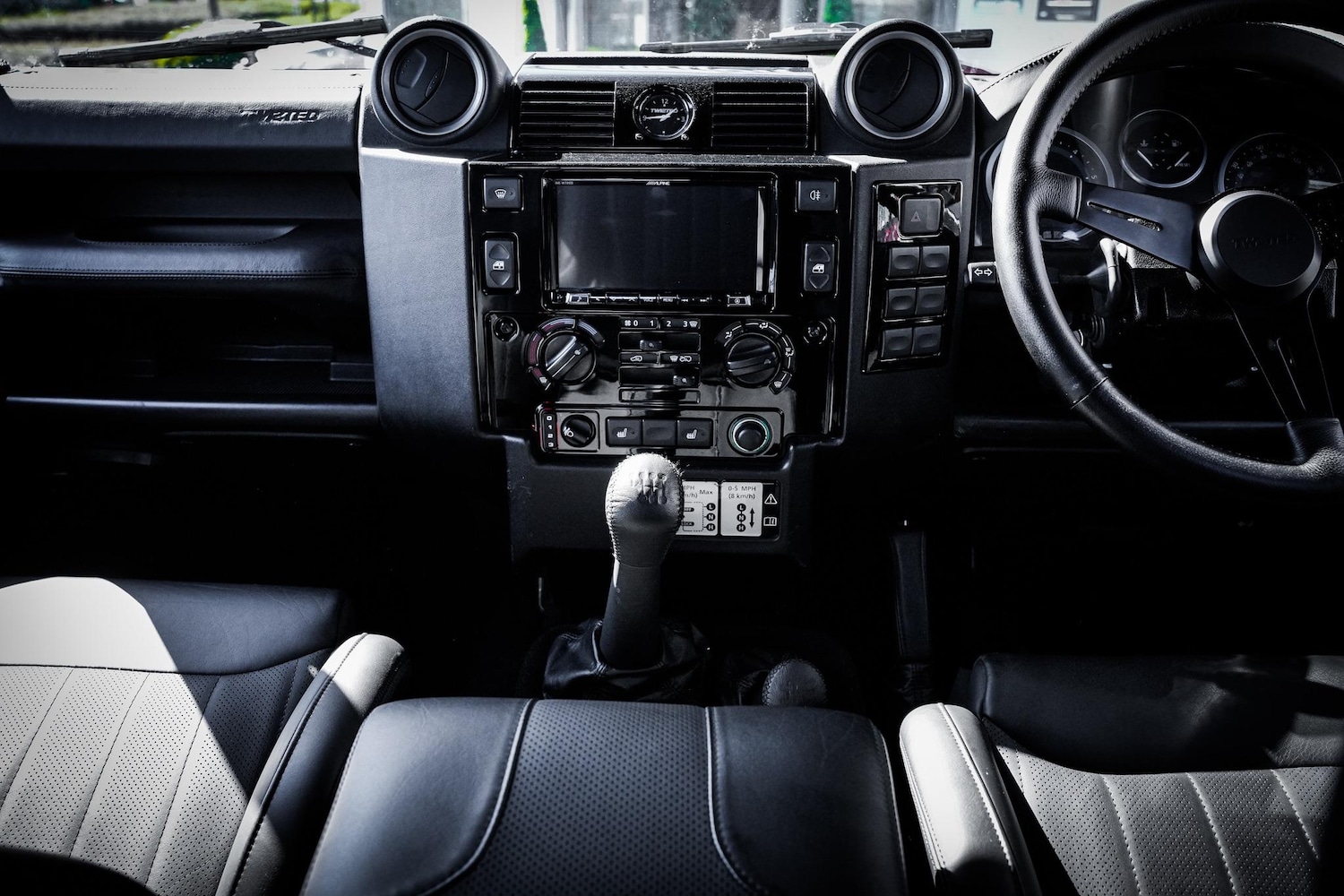 Used Land Rover Defender 2013 for sale - 76994450: Photo 17