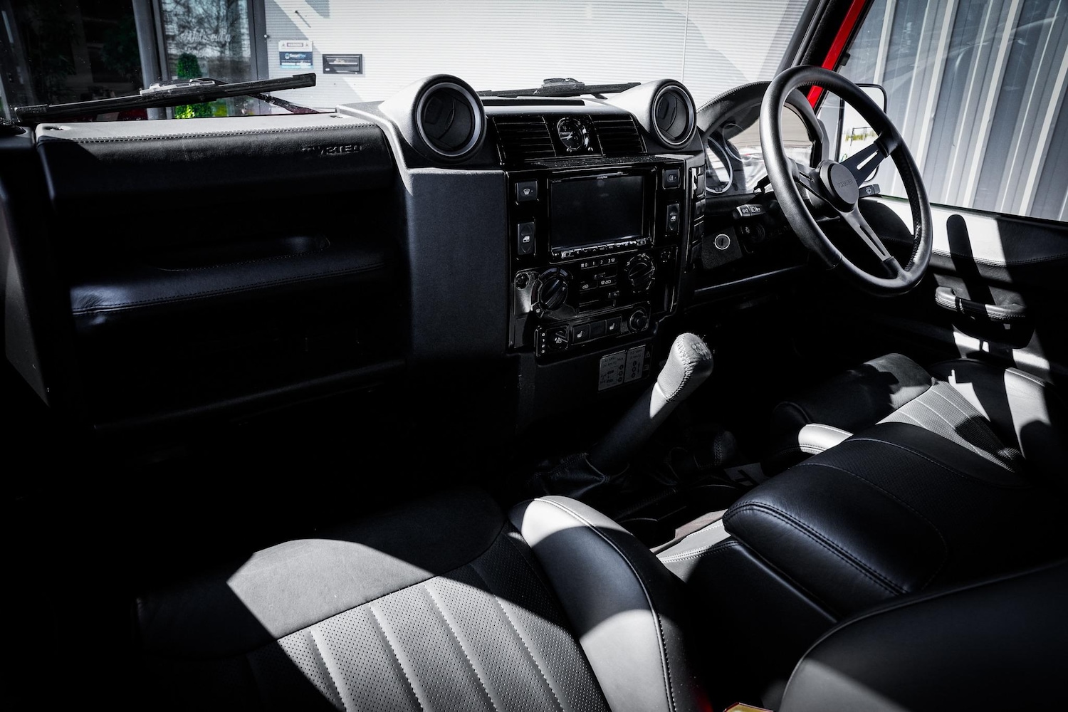 Used Land Rover Defender 2013 for sale - 76994450: Photo 18