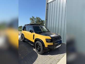 Used Land Rover Defender 110 2025 for sale - 78704583: Photo