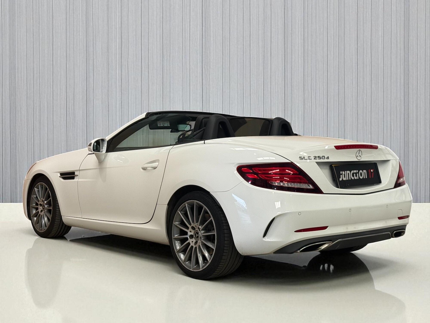 Used Mercedes-Benz SLC 2017 for sale - 76660478: Photo 11