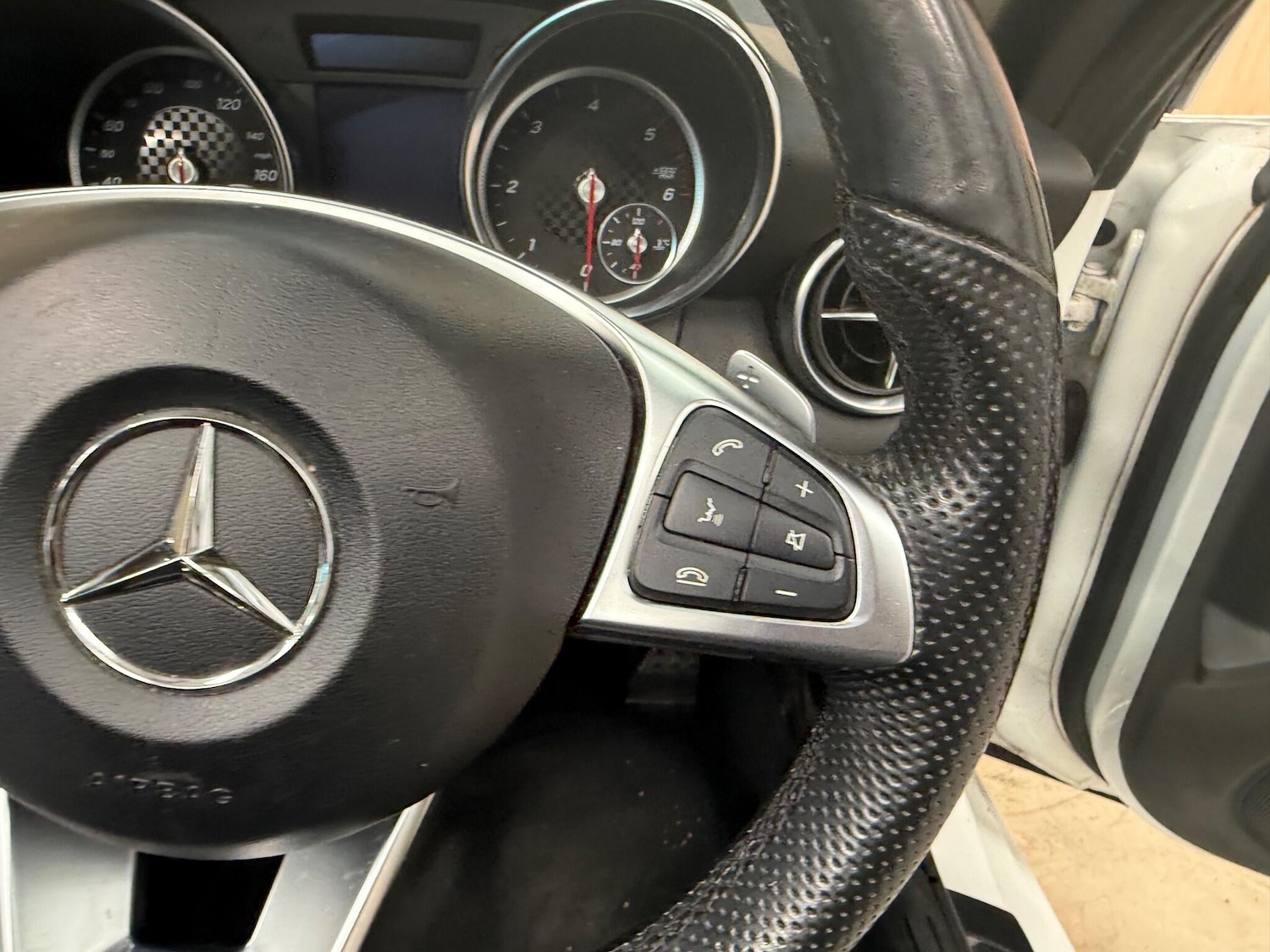 Used Mercedes-Benz SLC 2017 for sale - 76660478: Photo 22