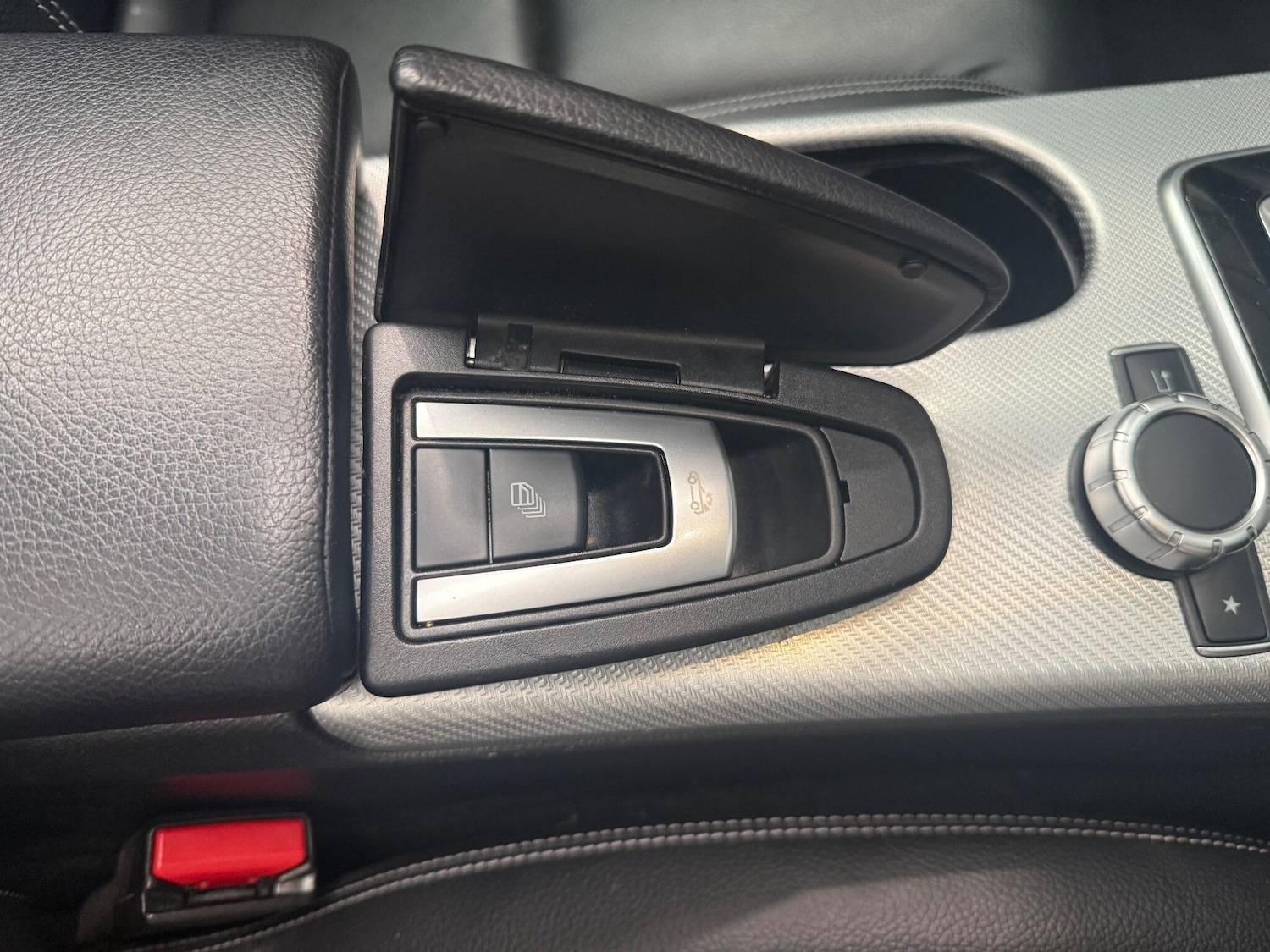 Used Mercedes-Benz SLC 2017 for sale - 76660478: Photo 27