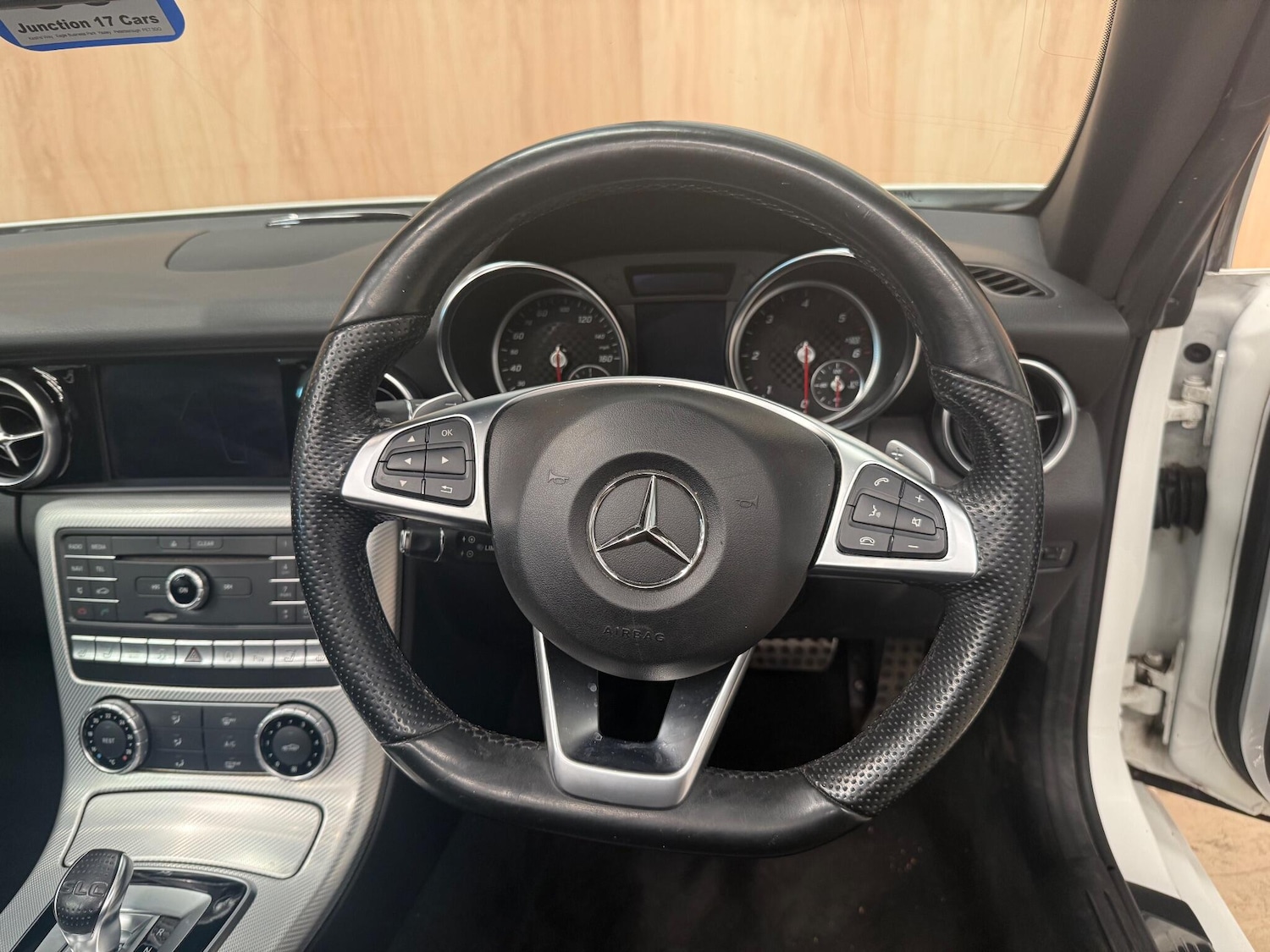 Used Mercedes-Benz SLC 2017 for sale - 76660478: Photo 3