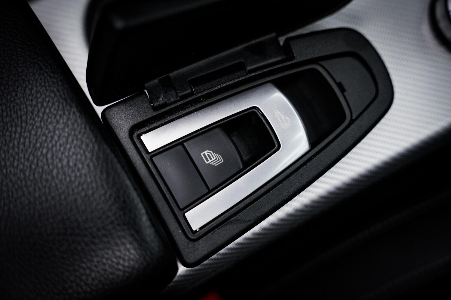 Used Mercedes-Benz SLC 2017 for sale - 76660478: Photo 37