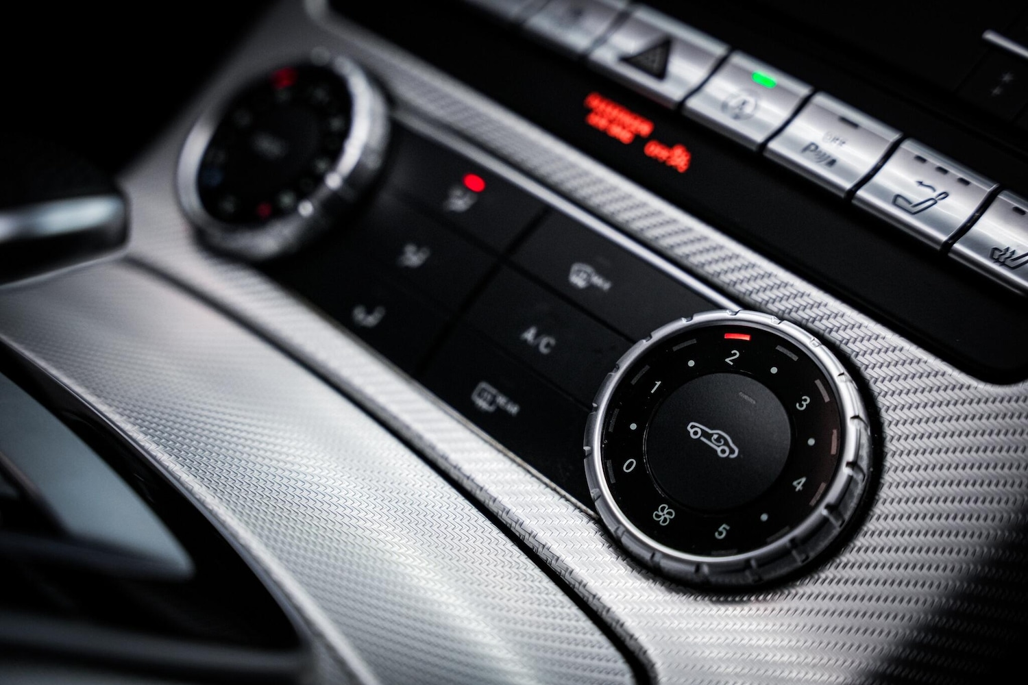 Used Mercedes-Benz SLC 2017 for sale - 76660478: Photo 40