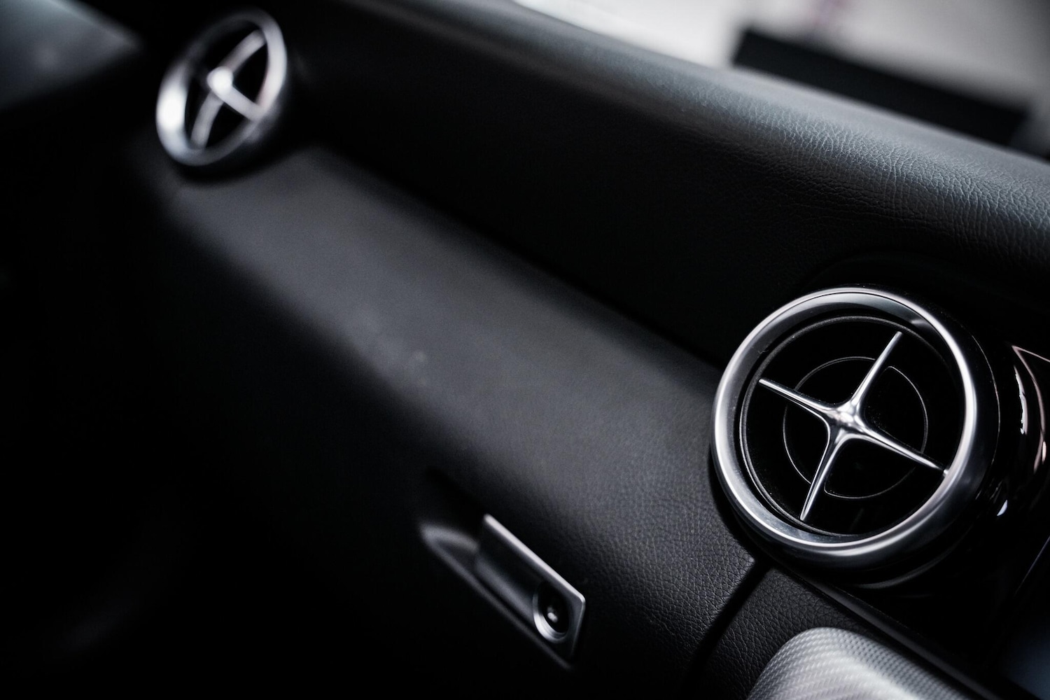 Used Mercedes-Benz SLC 2017 for sale - 76660478: Photo 42