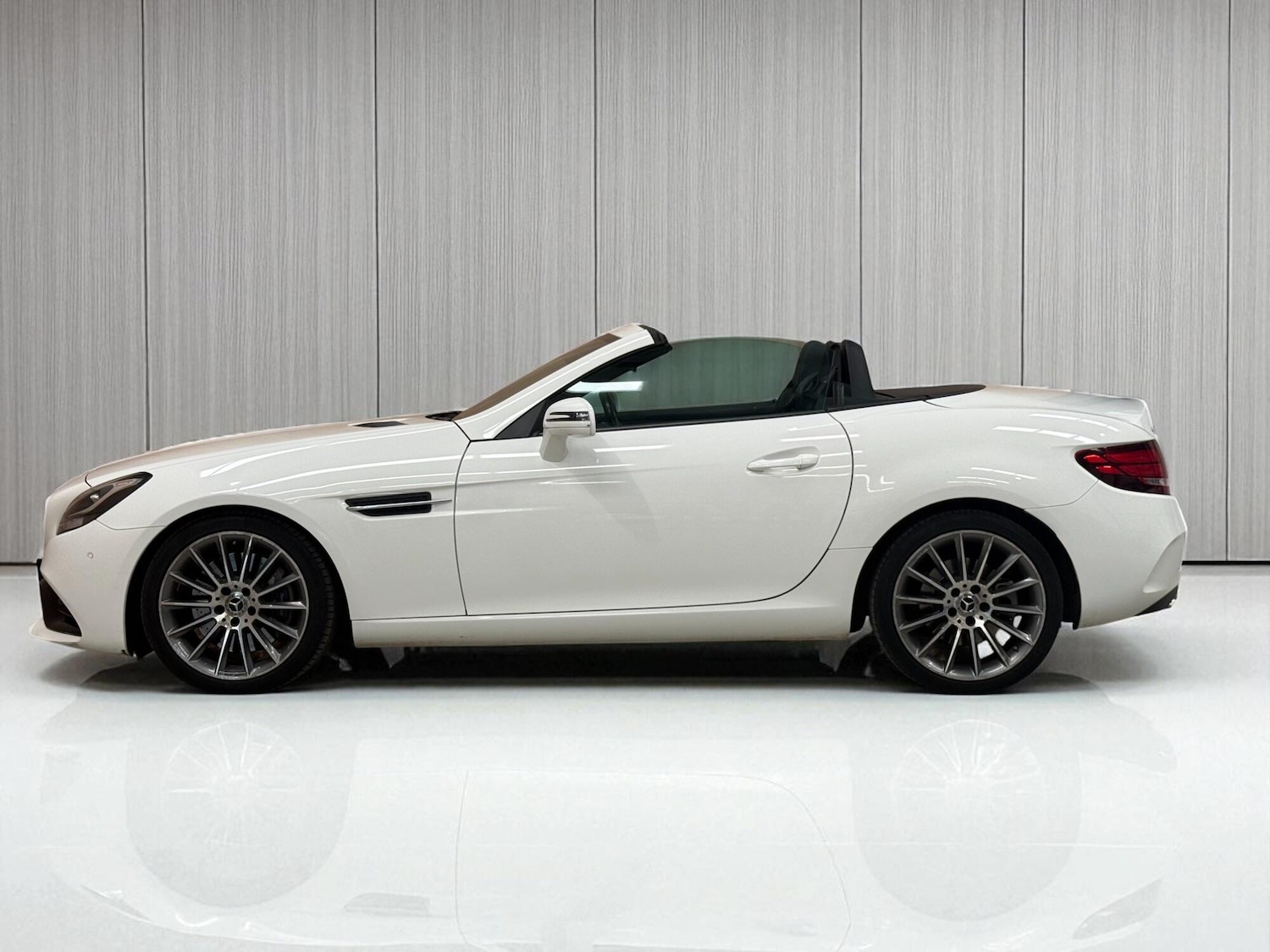 Used Mercedes-Benz SLC 2017 for sale - 76660478: Photo 7