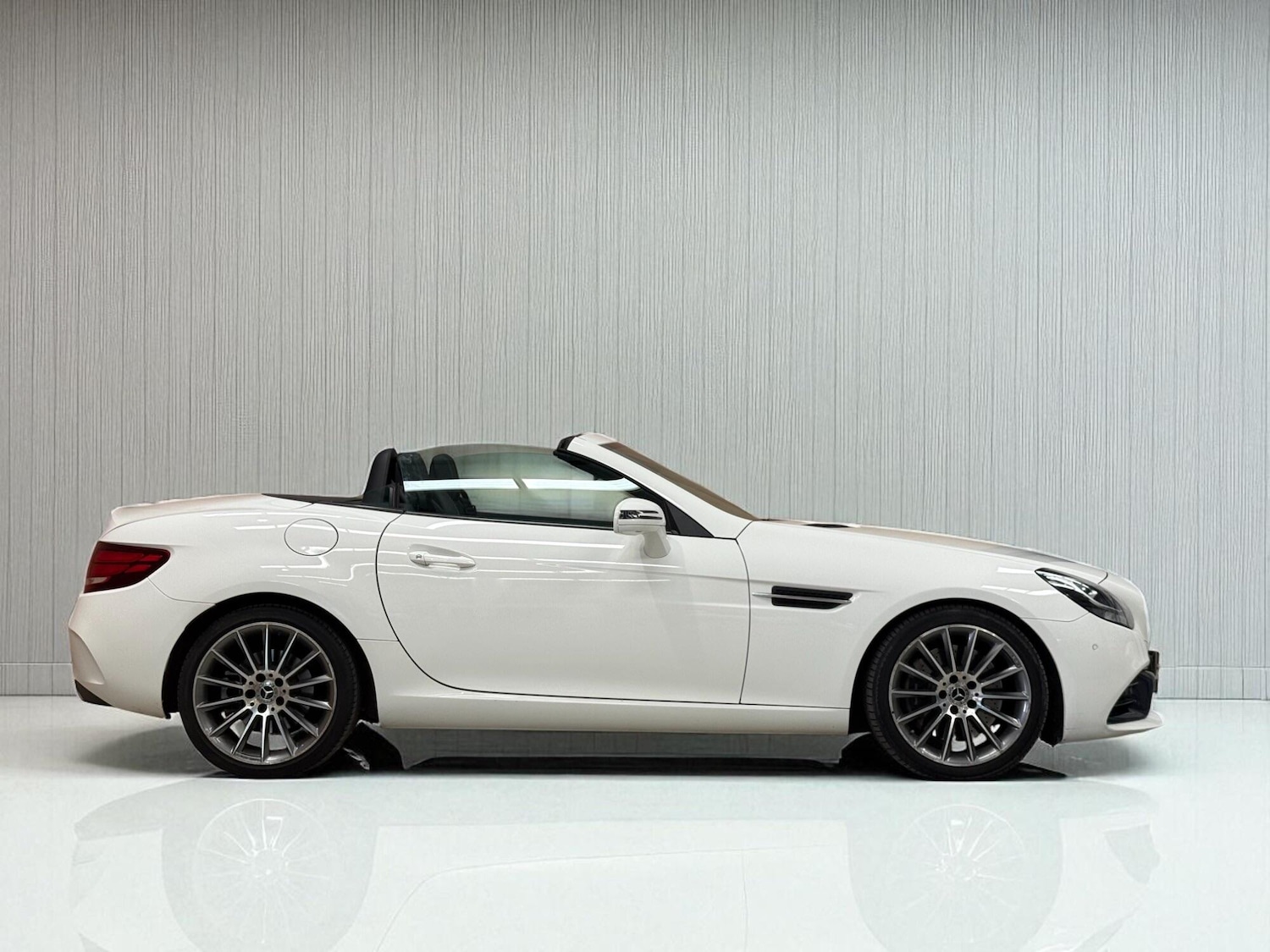 Used Mercedes-Benz SLC 2017 for sale - 76660478: Photo 8