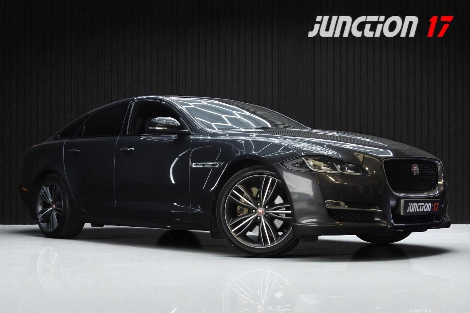 Used Jaguar XJ 2018 for sale - 76660417: Photo 1