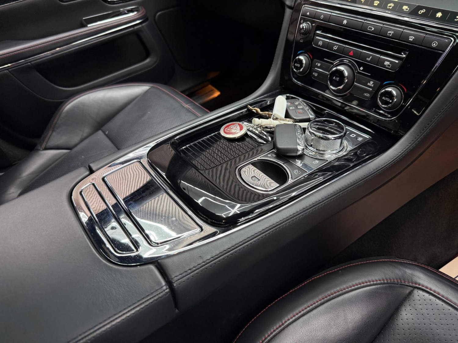 Used Jaguar XJ 2018 for sale - 76660417: Photo 19