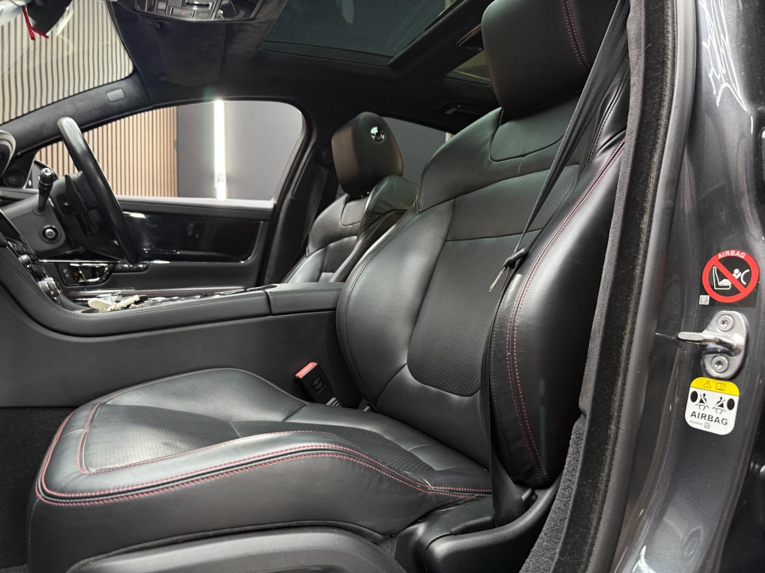 Used Jaguar XJ 2018 for sale - 76660417: Photo 22